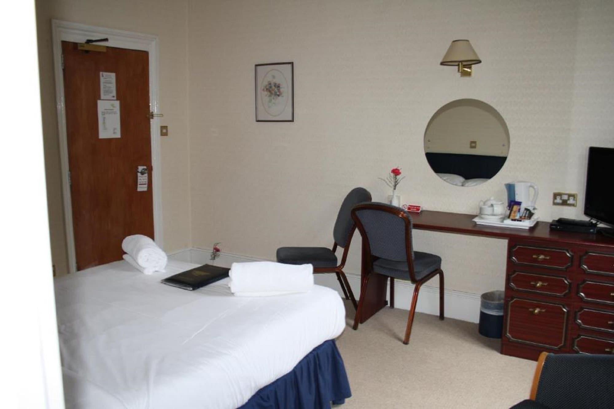 Uno Hotel Thames Μεϊντενχέντ Εξωτερικό φωτογραφία