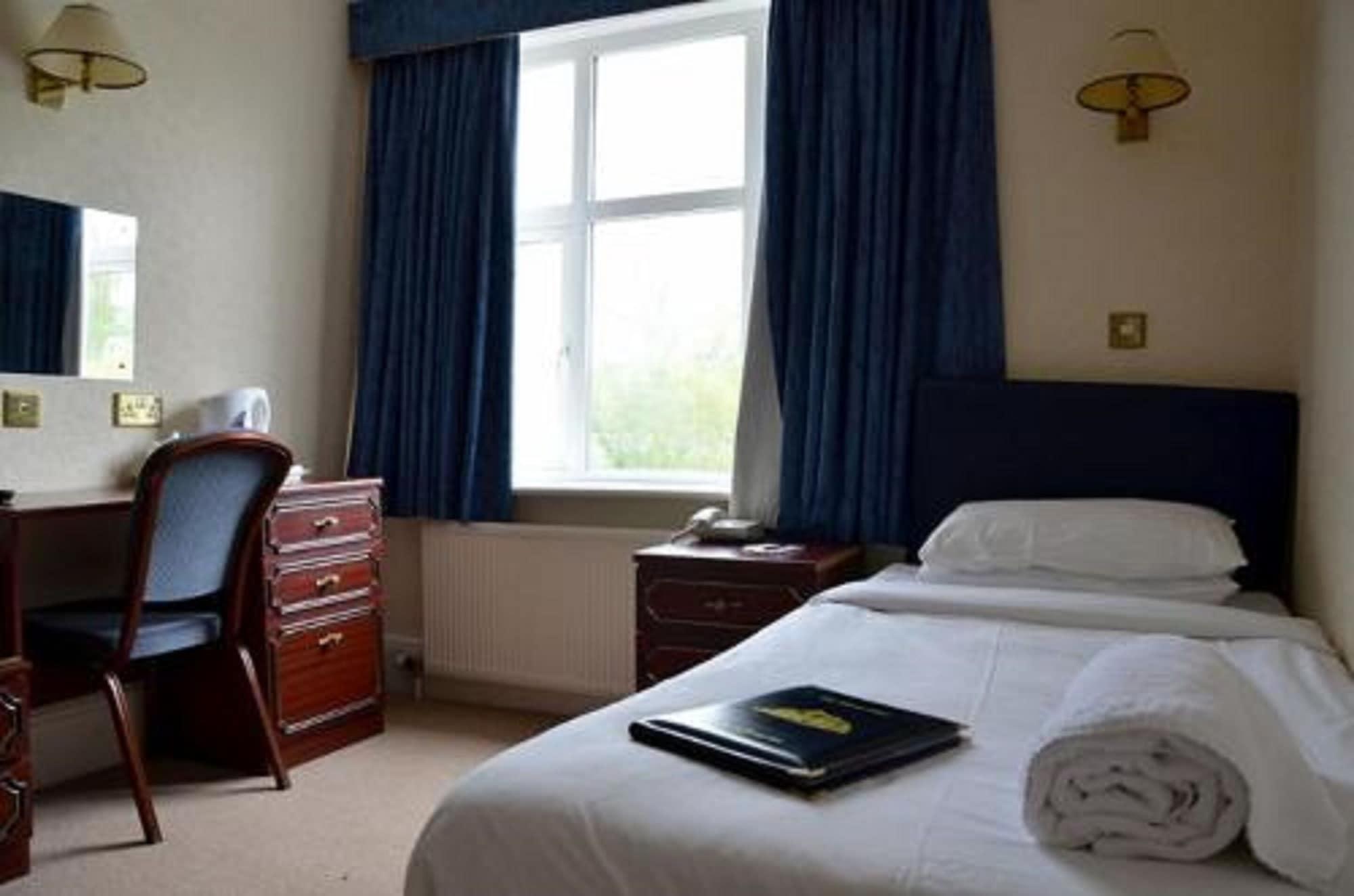 Uno Hotel Thames Μεϊντενχέντ Εξωτερικό φωτογραφία