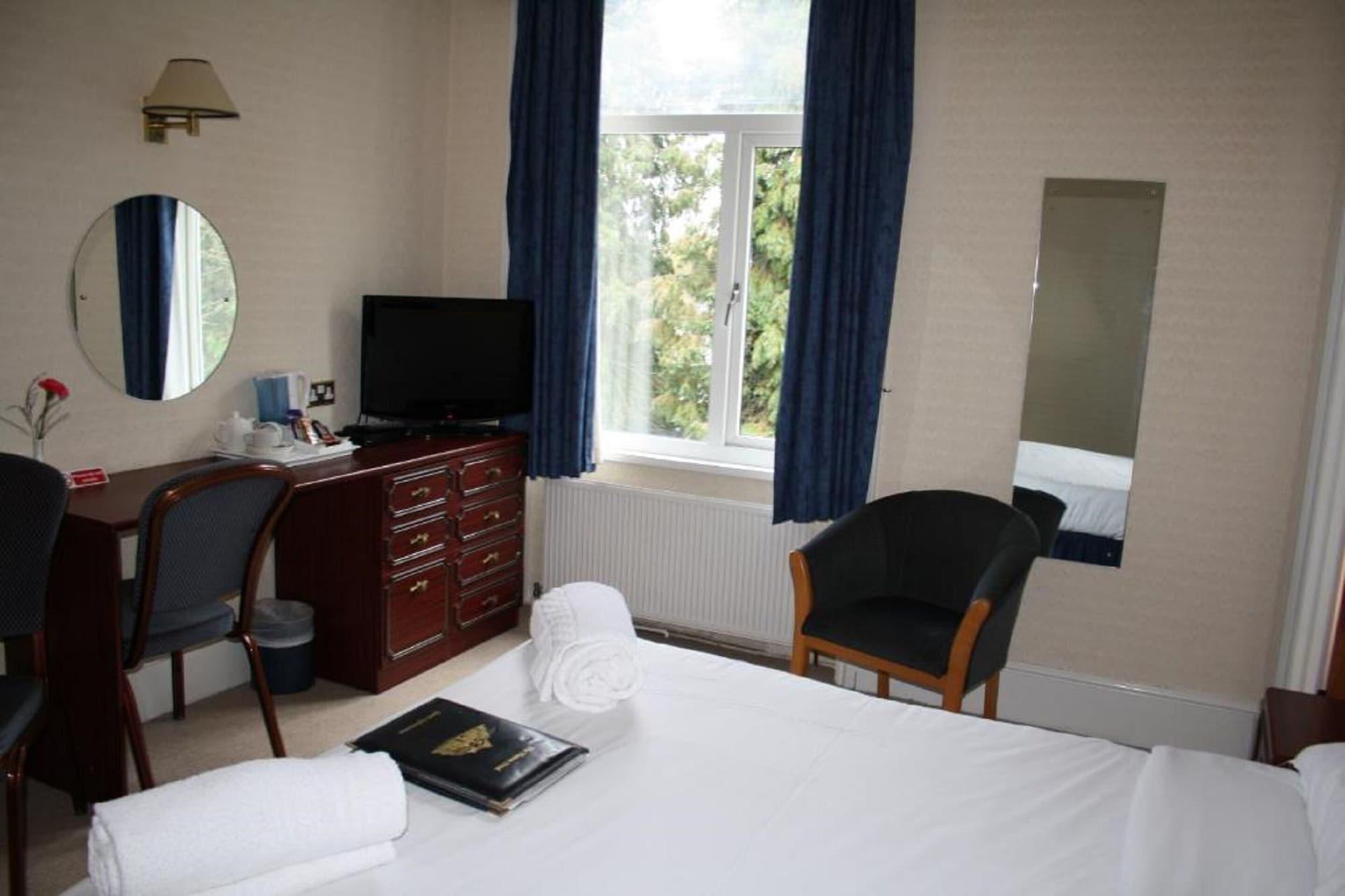Uno Hotel Thames Μεϊντενχέντ Εξωτερικό φωτογραφία