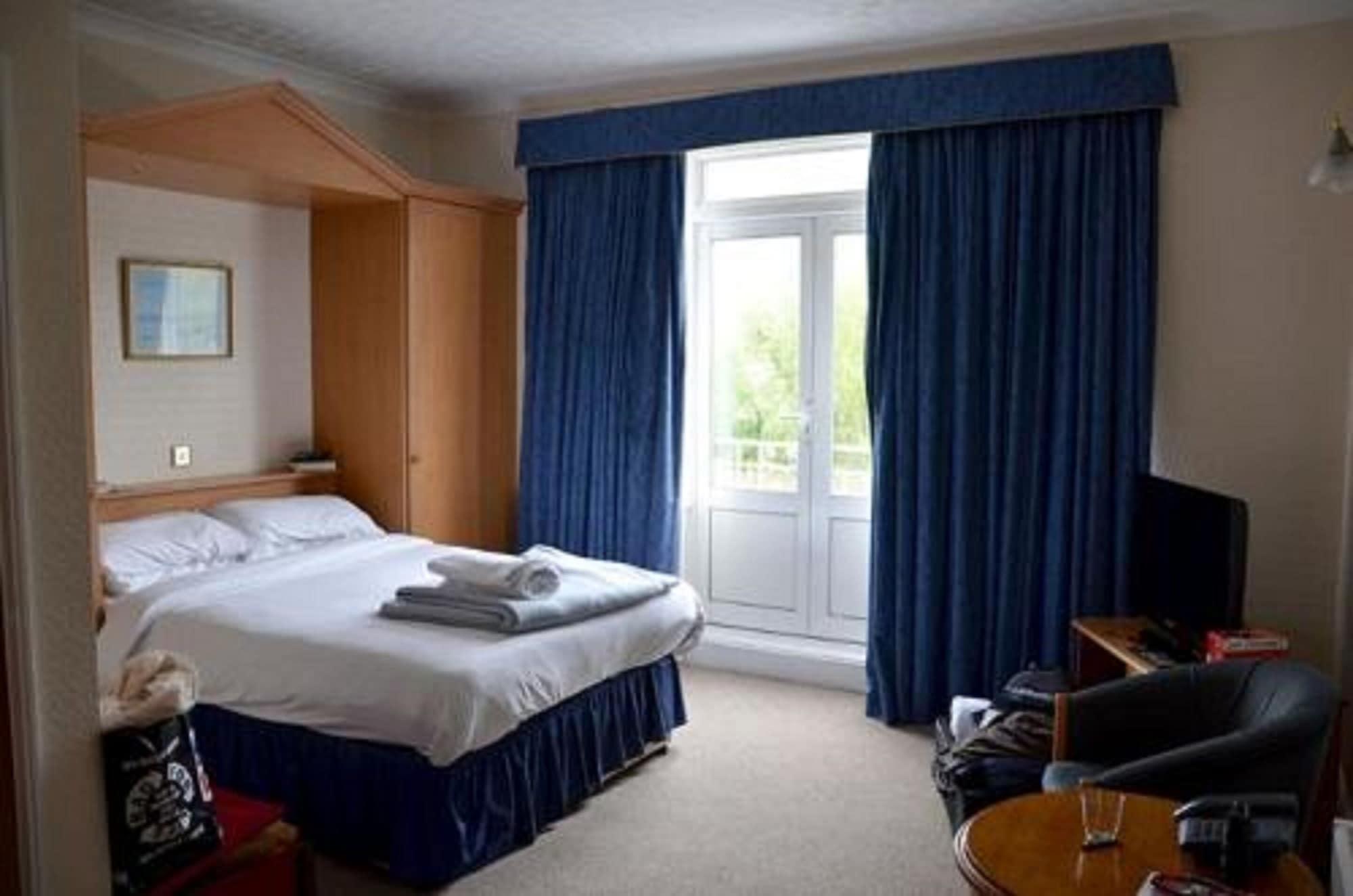 Uno Hotel Thames Μεϊντενχέντ Εξωτερικό φωτογραφία