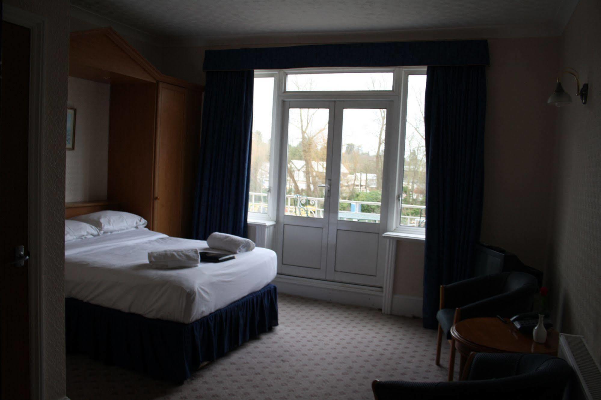 Uno Hotel Thames Μεϊντενχέντ Εξωτερικό φωτογραφία