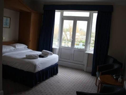 Uno Hotel Thames Μεϊντενχέντ Εξωτερικό φωτογραφία